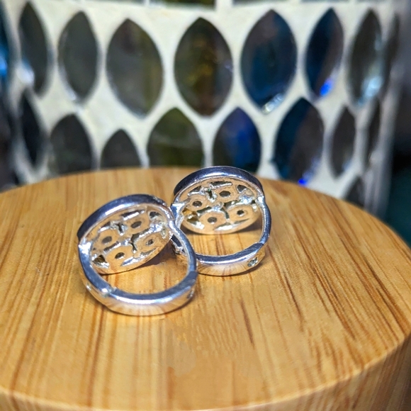 Peridot Huggies 💚 Green Mini Hoop Earrings Silver - Picture 3 of 8